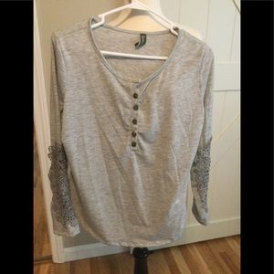 GAMISS, Large, long sleeve with detail on sleeves